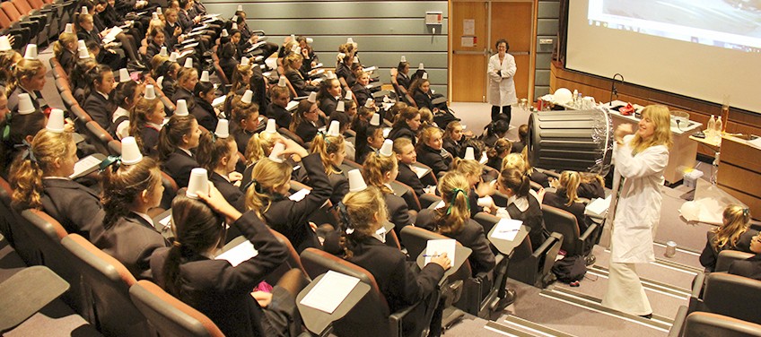 平布尔女子学院